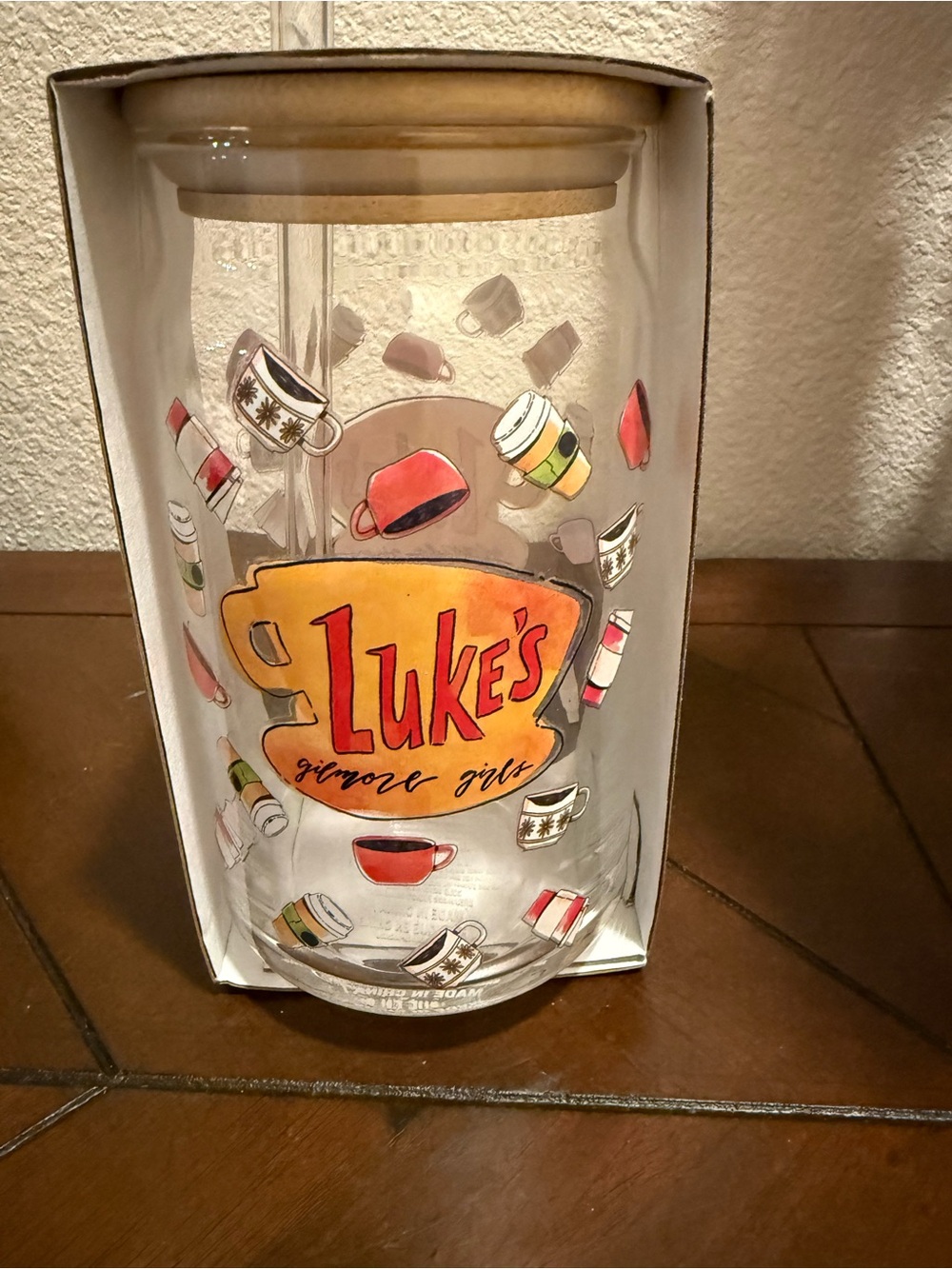 Gilmore Girls- ‘Luke's’ 16 oz Glass Tumbler ft Multi-Cup Accents w/ lid & straw - Picture 4 of 5
